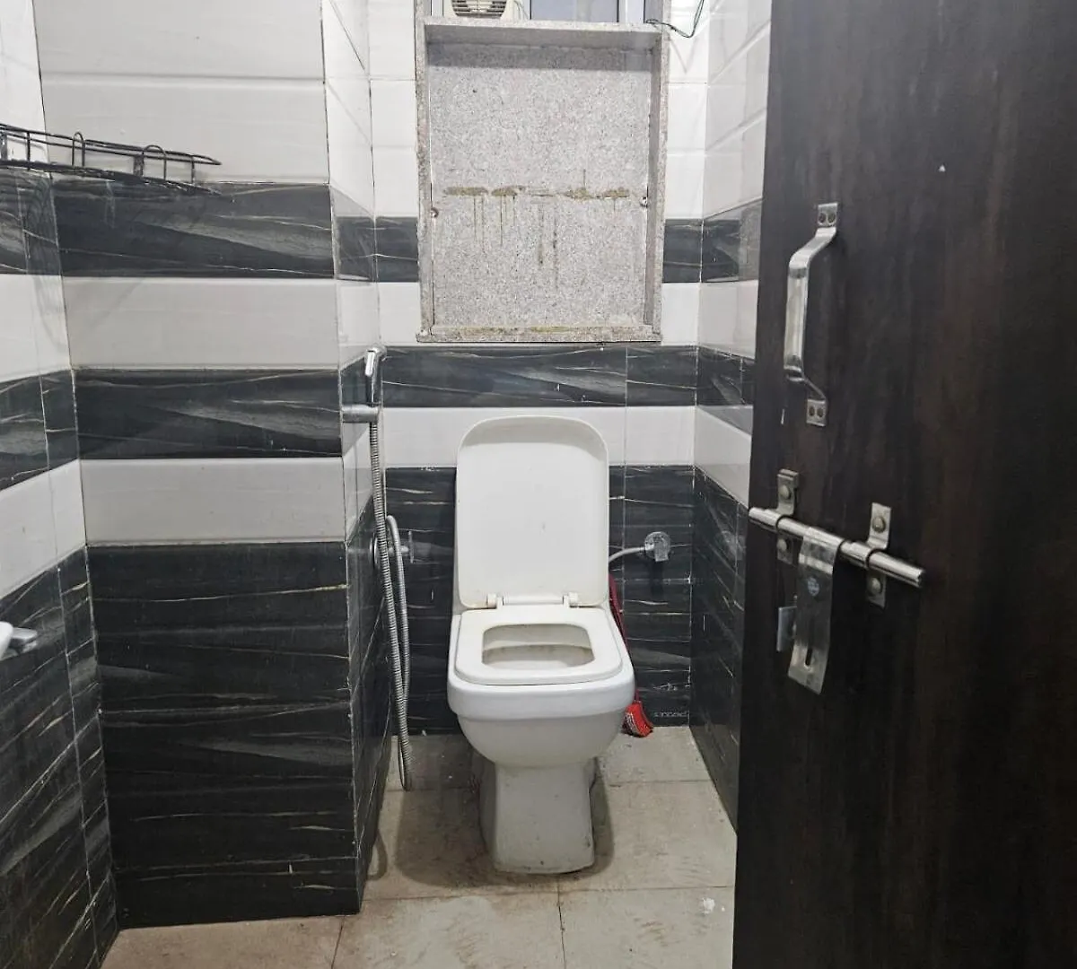 There Is A Fully Contivity Area Γκουργκάον Διαμέρισμα